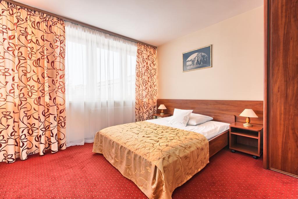 Hotel Renesans Zamość Chambre photo